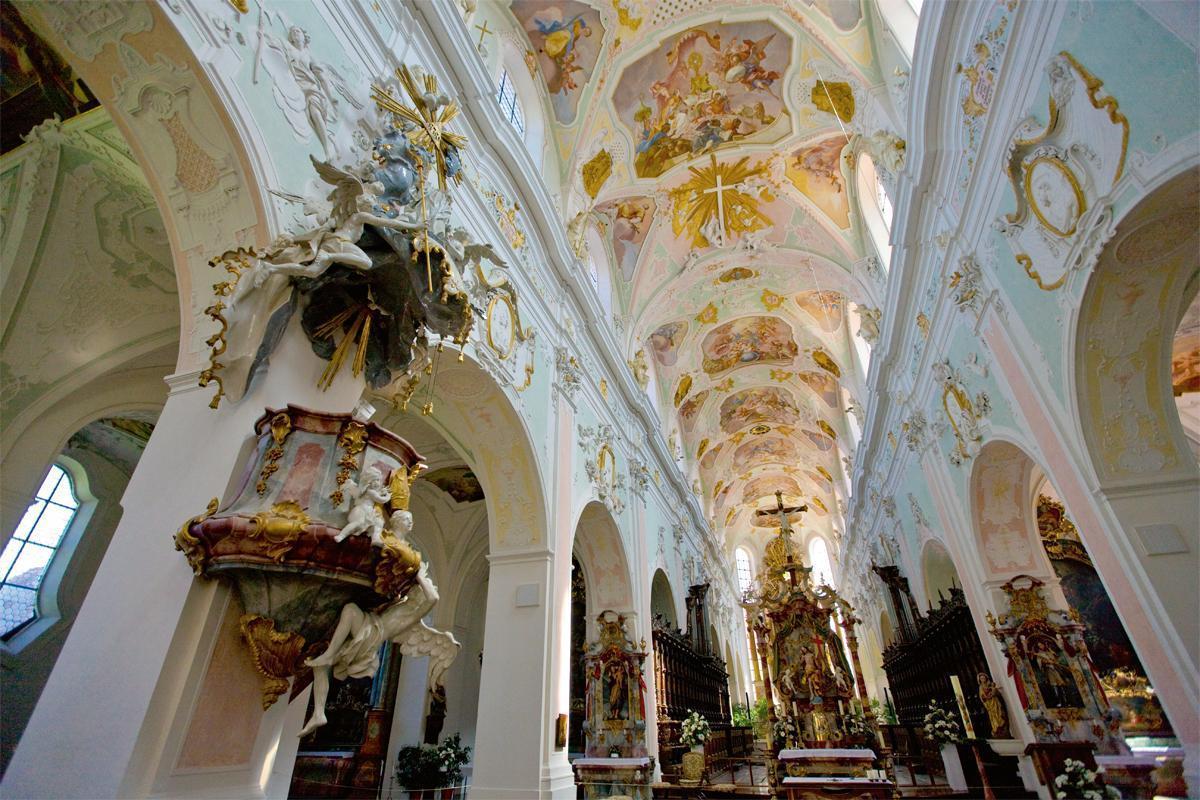 Mittelschiff der Klosterkirche von Kloster Ochsenhausen