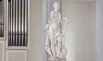 Standfigur Apollo im Bibliothekssaal von Kloster Ochsenhausen