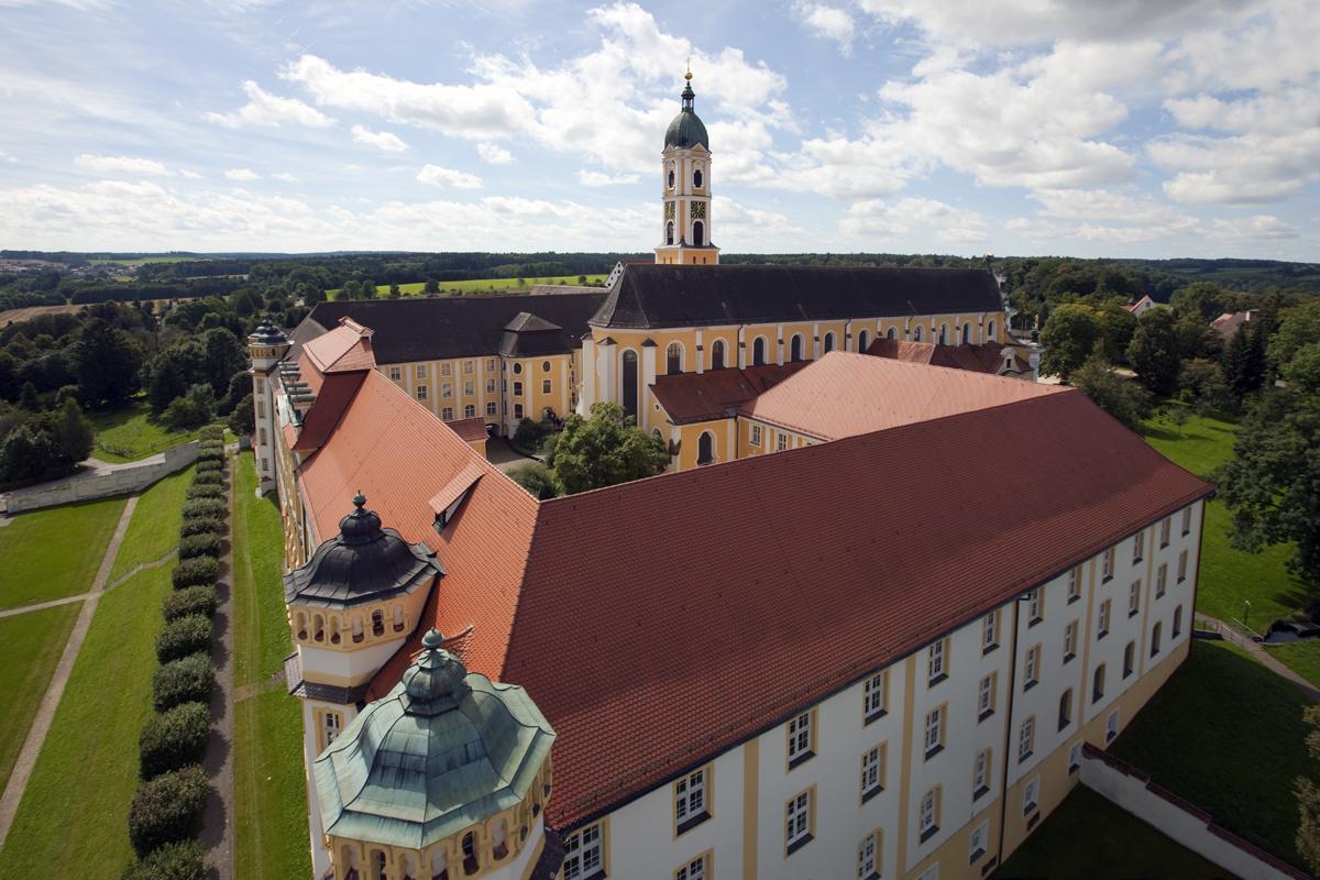Luftbild von Kloster Ochsenhausen